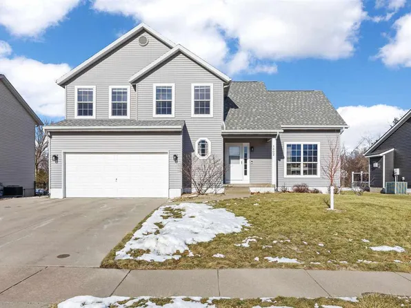 1402 Fox Trail Dr NE, Cedar Rapids, IA 52402