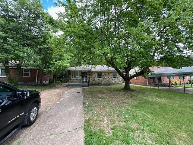 2nd image of 1378 Robin Hood Ln