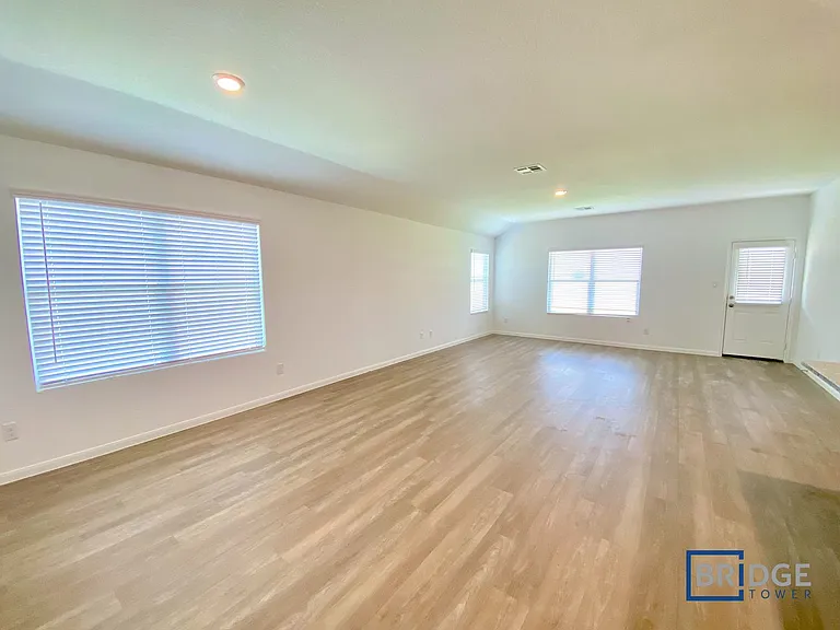 2720 Coral Valley — Photo 5