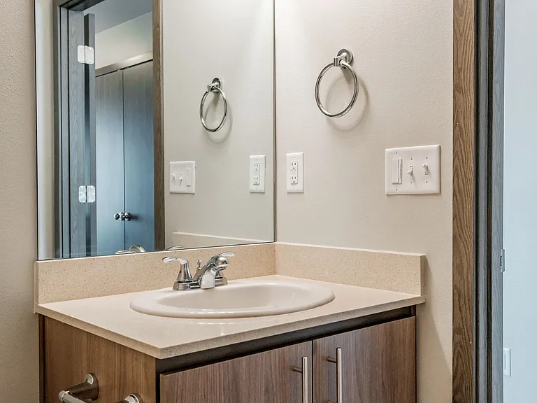 4 Corners Apartments — Photo 39