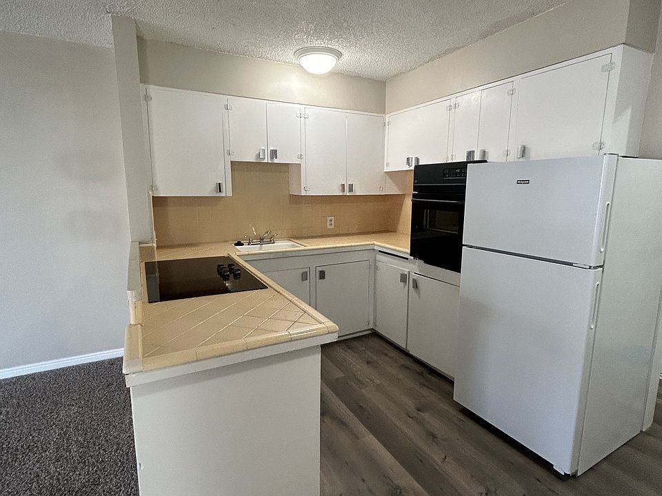 1st image of 851 E 600 S APT 105