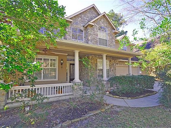 Welcome to this great Life Forms home! Notice all the beautiful stone, great covered front porch.