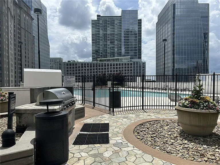 Peachtree Rd NE — Photo 38