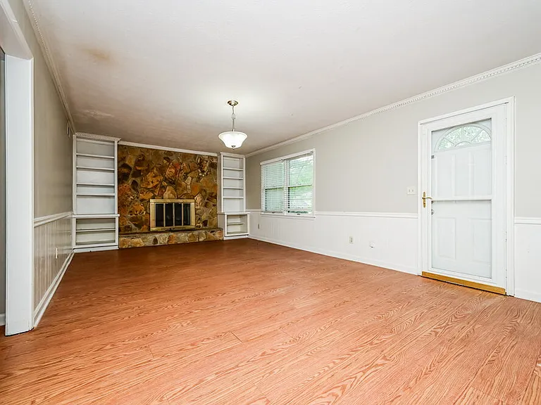 564 Clubhouse Dr SE — Photo 6