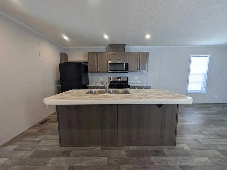 38000 Le Chateau Blvd #147 — Photo 2