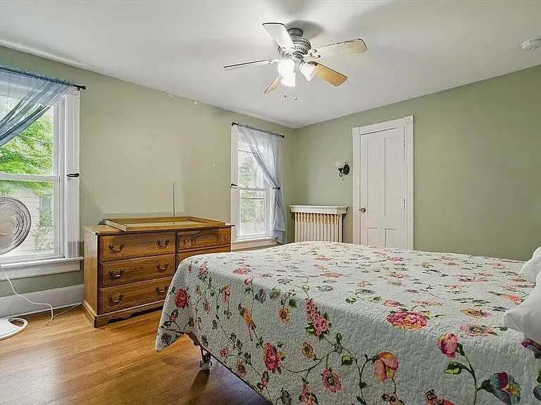 112 E Brown St — Photo 14