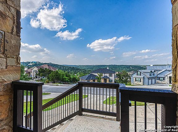 3rd image of 8130 Cedar Knoll Dr