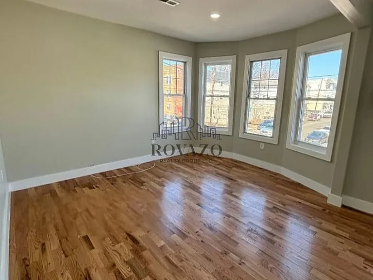 376 Avon Ave #2 — Photo 3