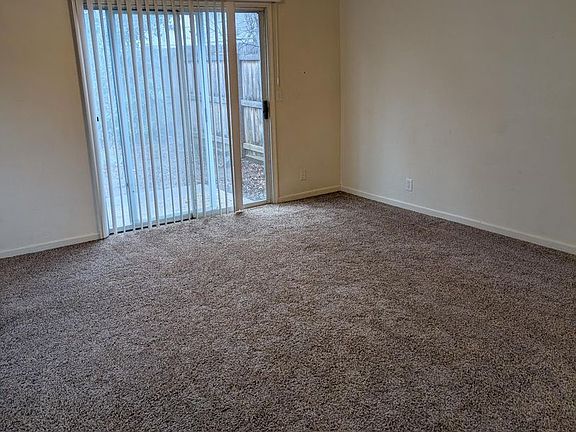 4th image of 2932 Ventura St