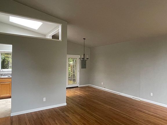 2nd image of 212 152nd Pl SE