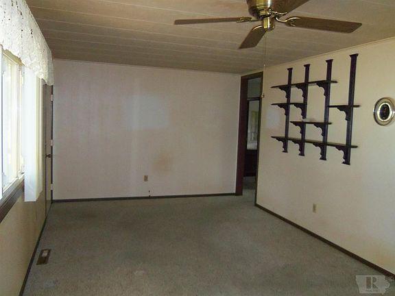 3rd image of 603 S Willow St