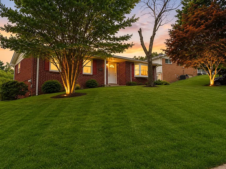 537 E Indian Spring Dr — Photo 3
