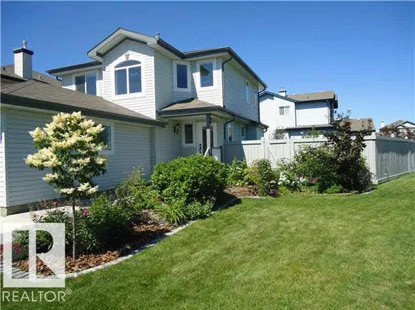 40 English Way, Saint Albert, AB T8N 7G7