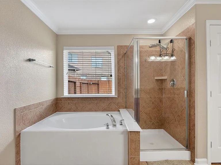 10103 Sweet Willow Ln — Photo 22