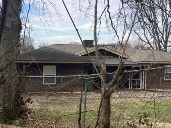 204 McCall Rd, Maryville, TN 37804