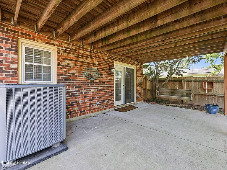 3605 Birnamwood Ct — Photo 40