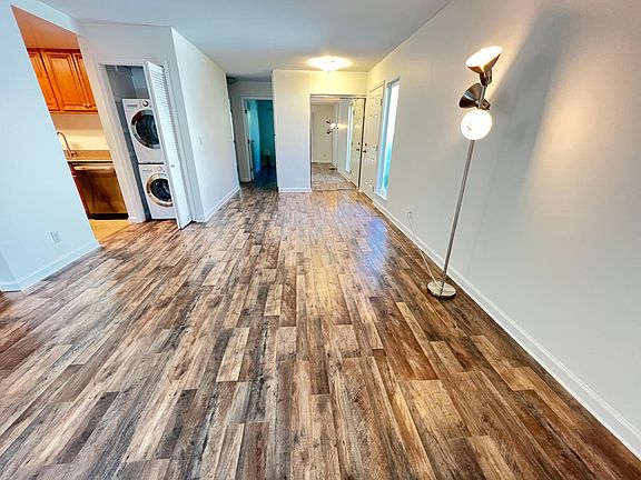3rd image of 365 Tyrella Ave APT A