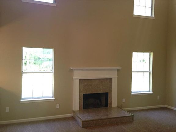 5th image of 6175 Emerald Pointe Cir