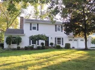 324 E Pioneer Trl, Aurora, OH 44202