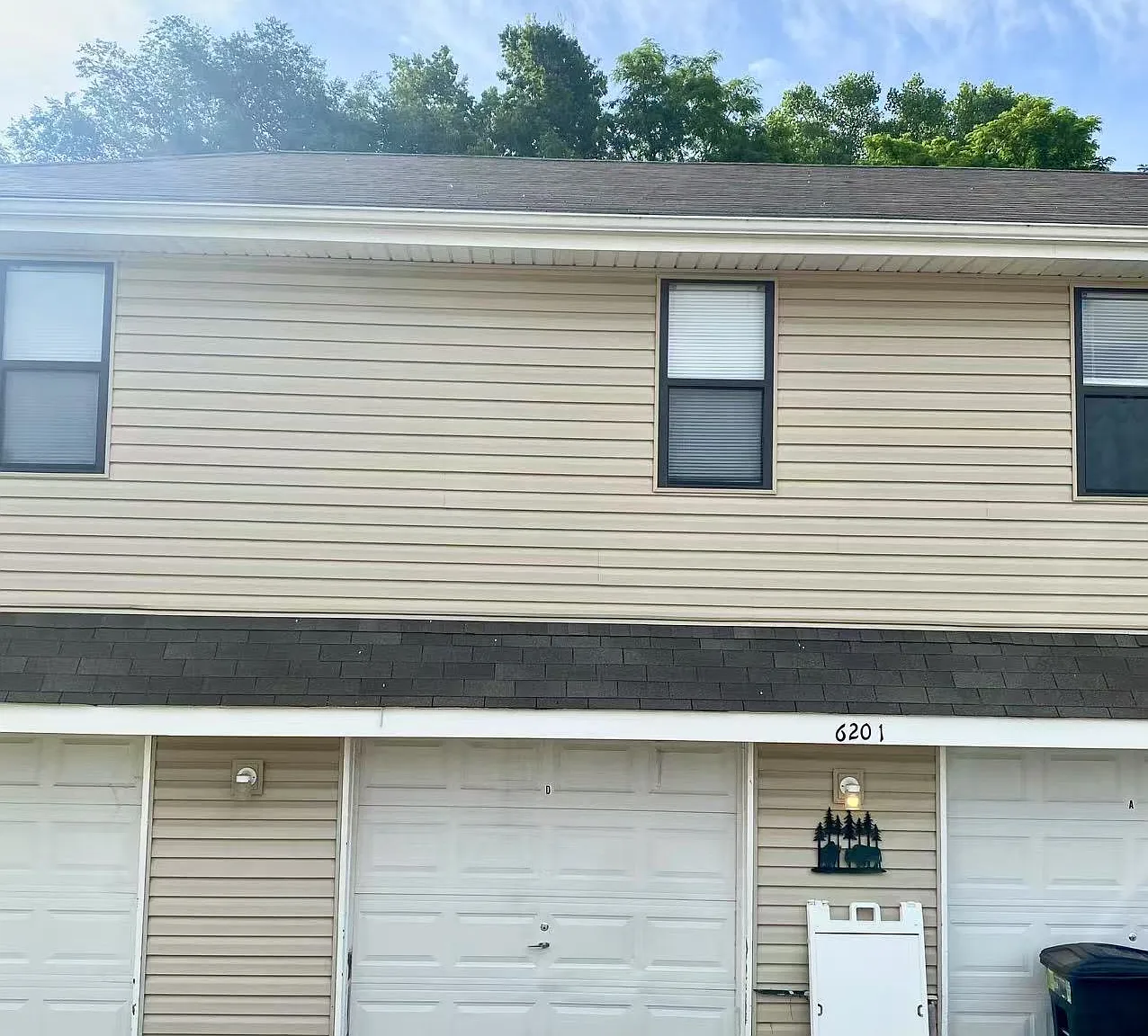 2 bed, 900 sqft, $1,050 — Photo 1