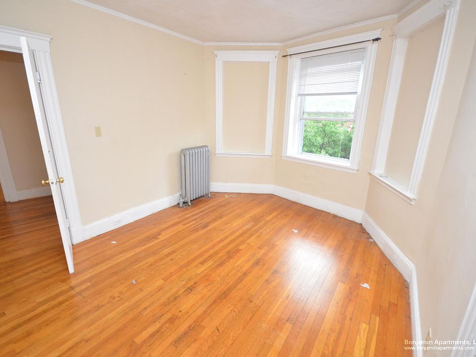 2nd image of 248 Kelton St APT 11Q