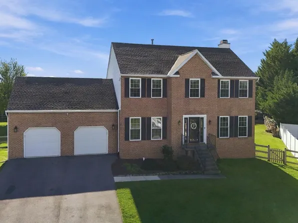 19214 Chippendale Cir, Hagerstown, MD 21742