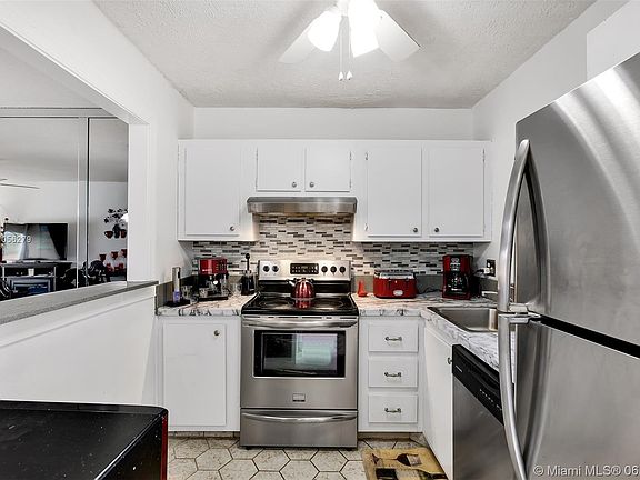 3rd image of 3050 Sunrise Lakes Dr #Penthouse 407