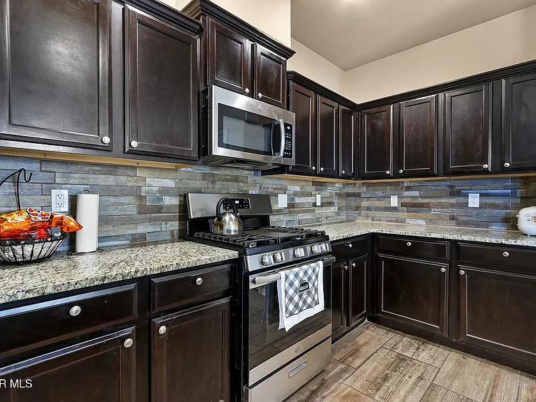 3909 Desert Dunes Dr — Photo 11