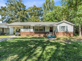 1717 Creekmore Ln, Hattiesburg, MS 39401