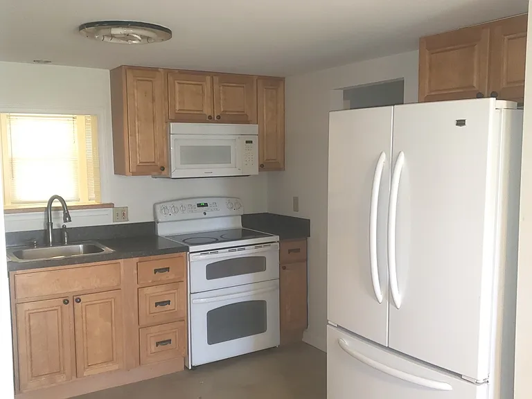625 Southwood Rd — Photo 7