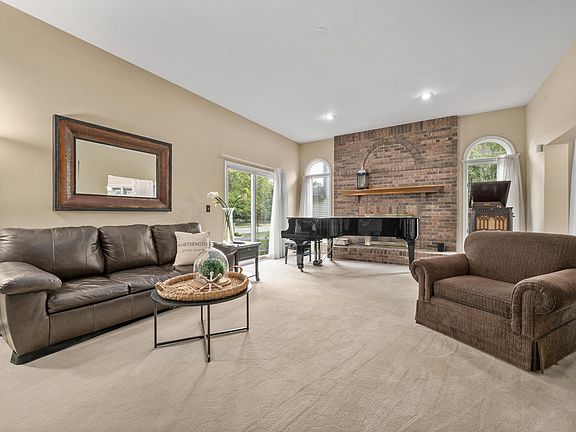2nd image of 1171 Westbrook Ct