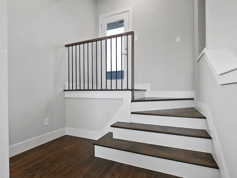 4230 Roseland Ave #105 — Photo 10