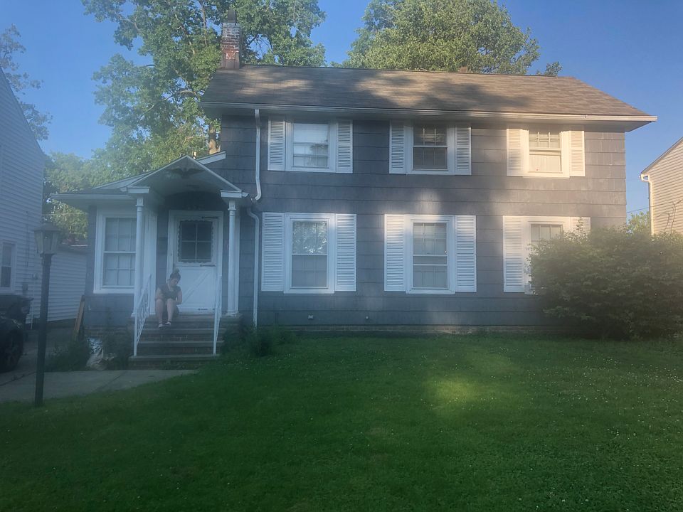 1st image of 301 E 270th St
