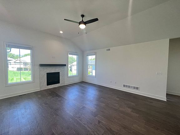 3rd image of 1303 SW Heartwood Dr