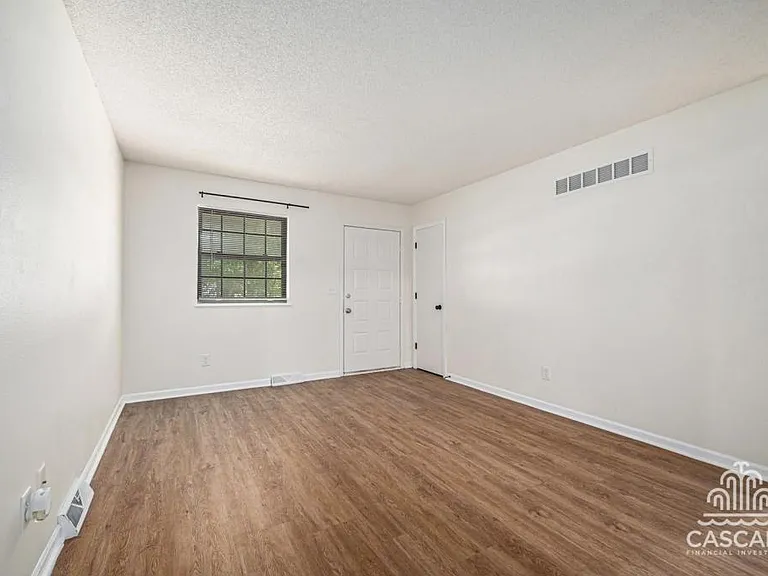 412-414 SW Chicago St #414 — Photo 8