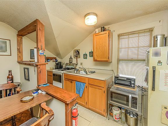 3rd image of 5058 W Ridge Rd