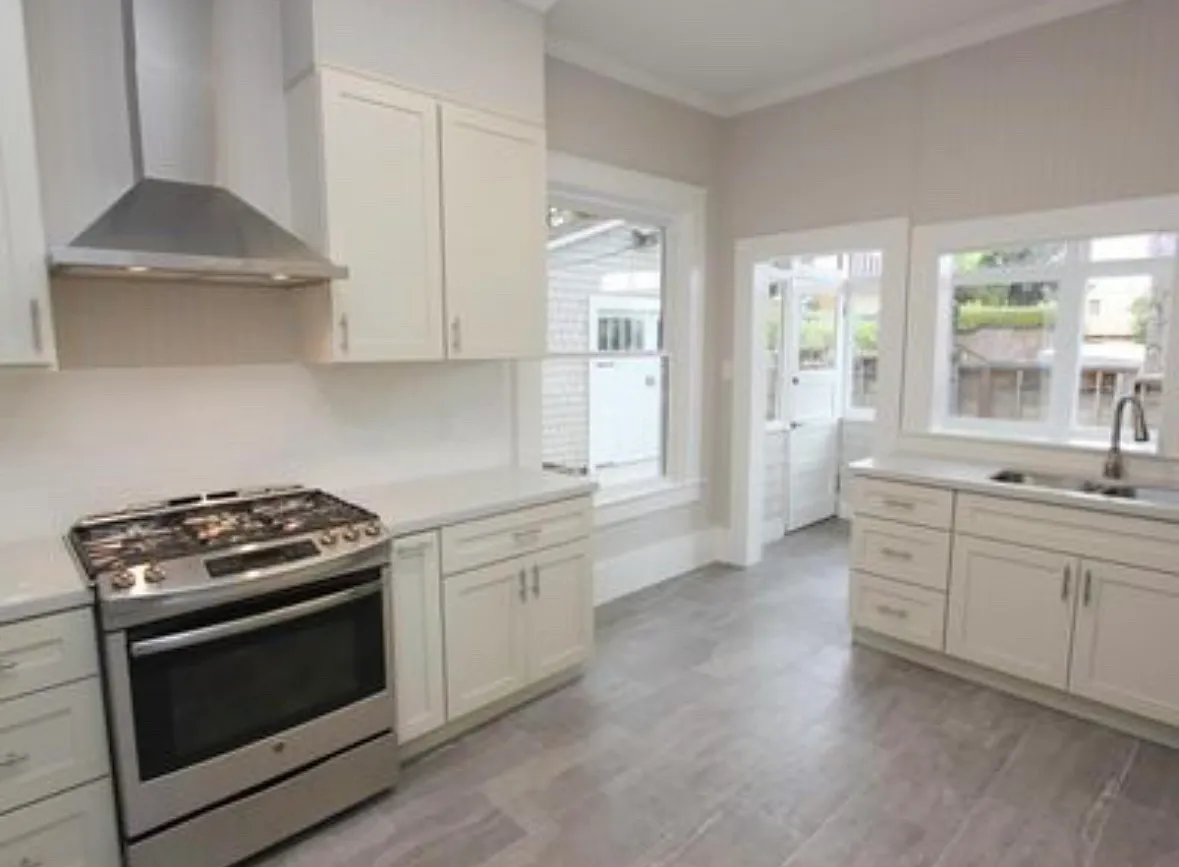 2 bed, 1048 sqft, $3,400 — Photo 2