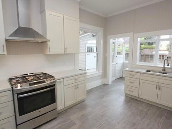 2nd image of 7170 Burnett St