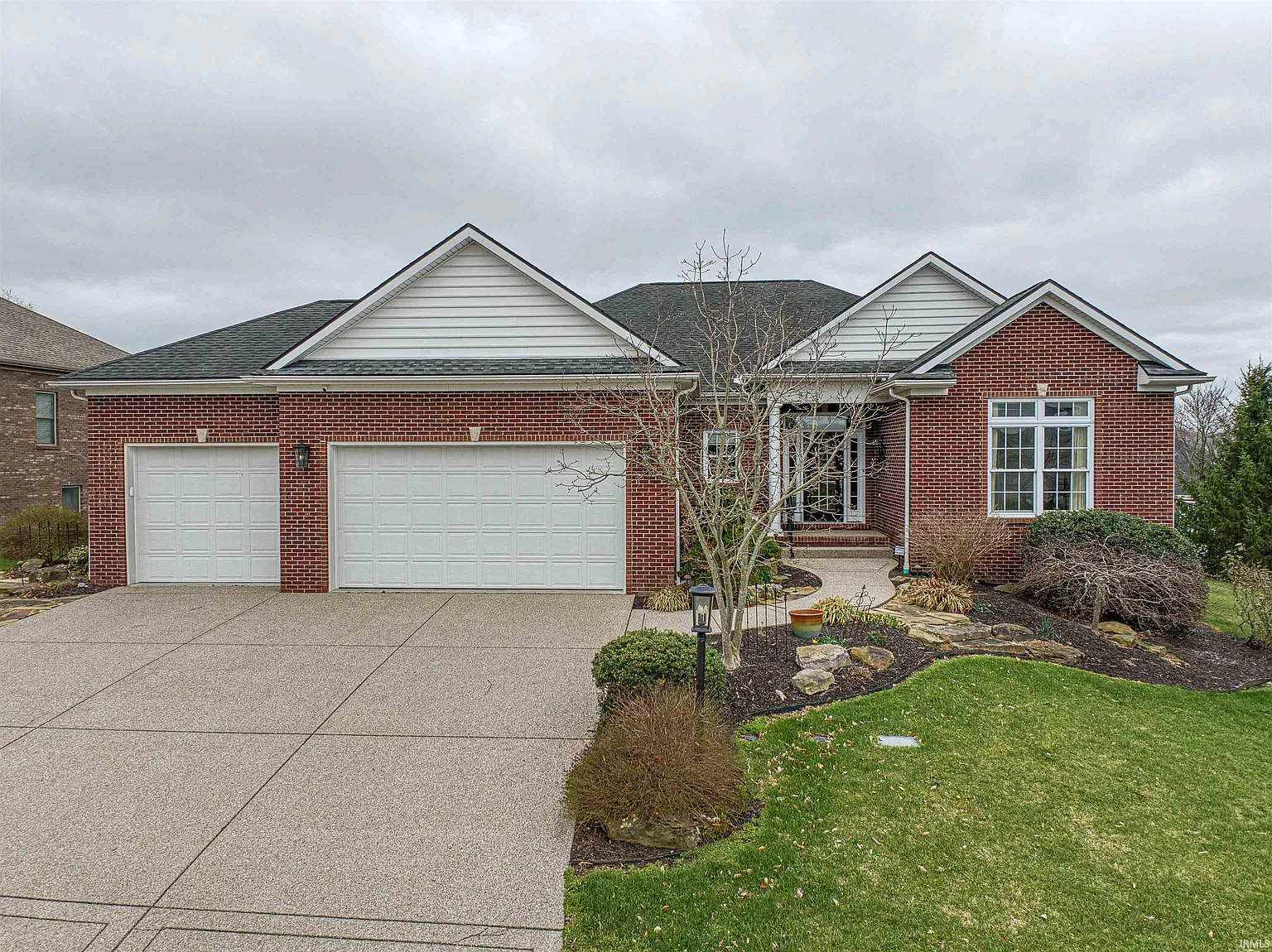 909 Uriel Ct photo 1