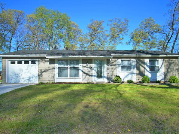 700 Mohawk Dr, Angola, IN 46703