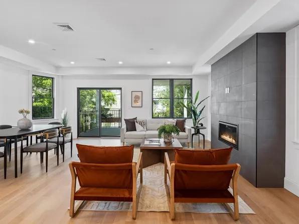 5 Bellflower St #A, Dorchester, MA 02125