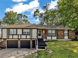 841 NW 69th Pl, Kansas City, MO 64118