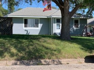 322 E South St, Lincoln, KS 67455