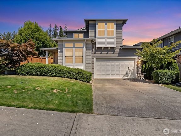 2nd image of 2412 NE Boulderstone Court