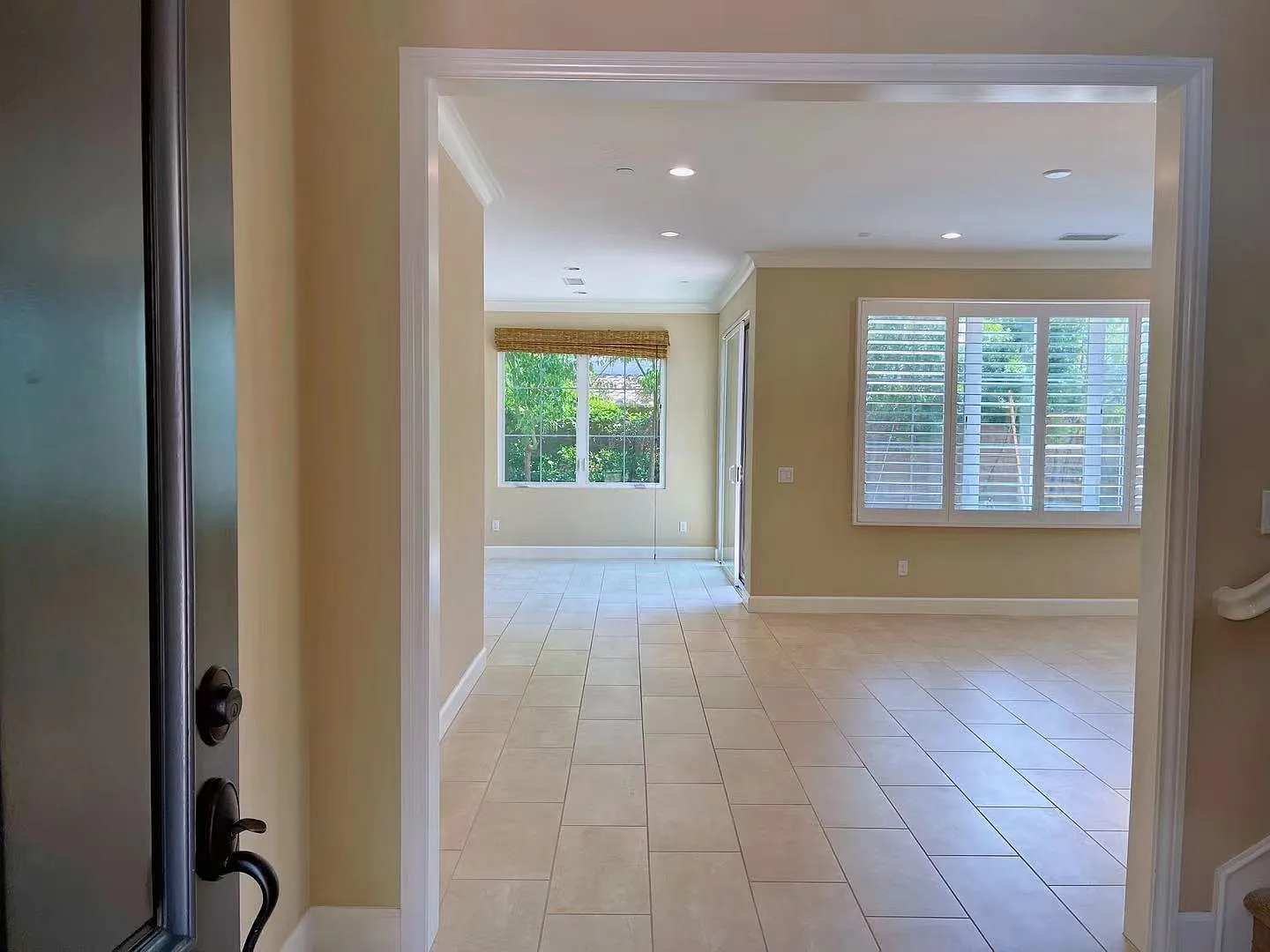 4 bed, 3.5 bath, 2402 sqft, $5,900 — Photo 4