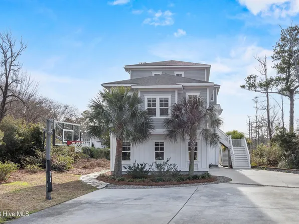 2525 Royal Palm Lane, Wilmington, NC 28409