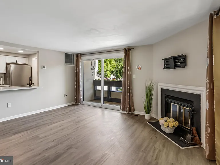 9705 Hellingly Pl #62 — Photo 4