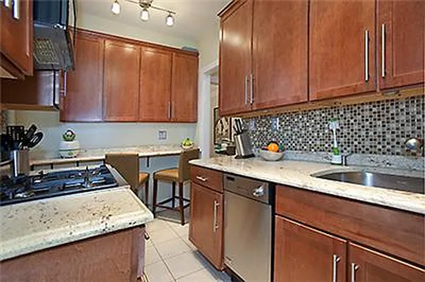Sold by Fenwick Keats Real Estate | media 8