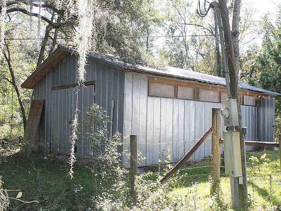 2nd image of 130 Oakwood Village Ln