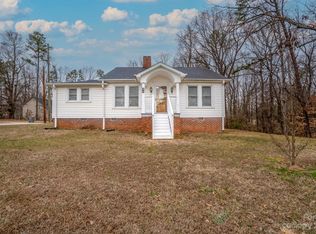 618 Rogers Lake Rd, Kannapolis, NC 28081